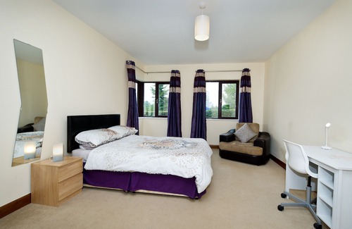 Fermoy Hotel | Moorepark West House