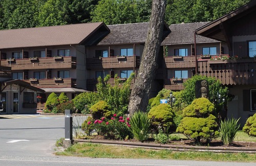 Campbell River Hotel | Ramada by Wyndham Campbell River