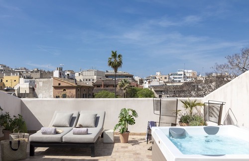 La Llotja-Born Hotel | Can Bordoy Grand House & Garden