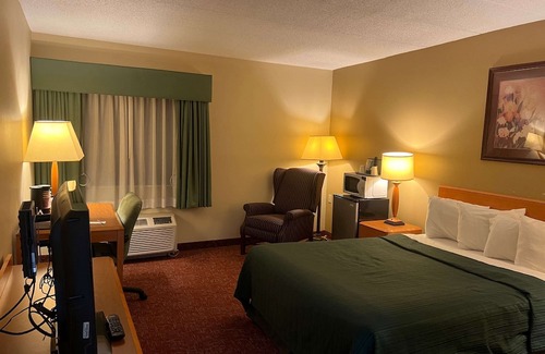 Smithfield Hotel | SureStay Plus Hotel by Best Western Smithfield
