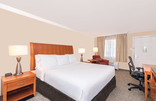 Beaumont Hotel | Howard Johnson by Wyndham Beaumont