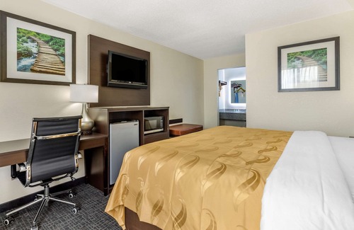 Verona Hotel | Quality Inn Verona - Staunton North