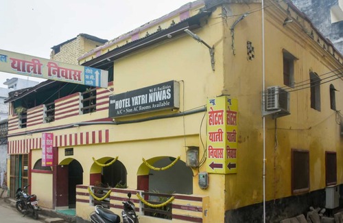 Varanasi Hotel | New Hotel Yatri Niwas