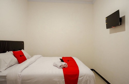 Makassar Hotel | RedDoorz @ Losari Area 2