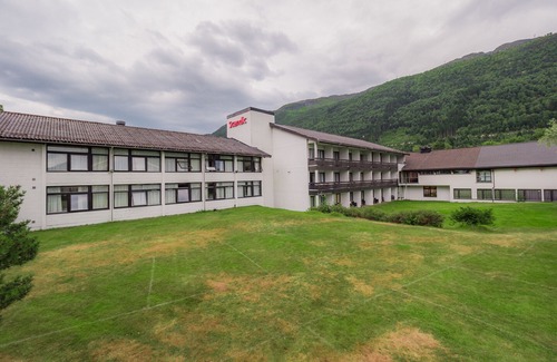 Nordfjordeid Hotel | Nordfjord Hotell