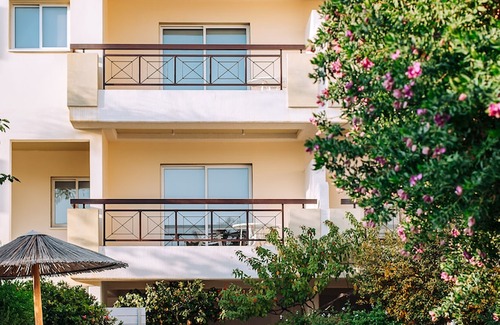 Universal Hotel | Artemis Cynthia Complex