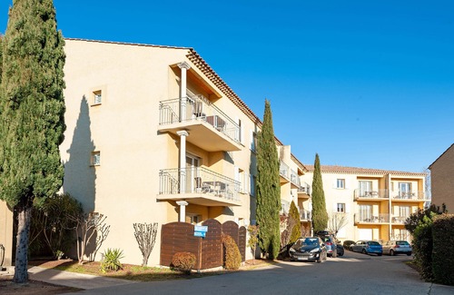 Vedene Hotel | Residhotel Golf Grand Avignon