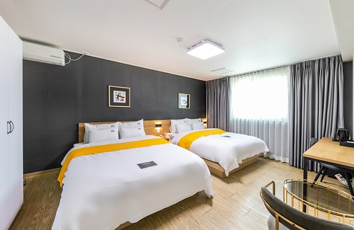 Chungmu Hotel | Yaja Tongyeong Ferry Teomineoljeom