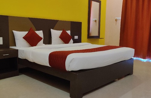 Morjim Hotel | Pleasure River Front