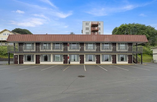 Astoria Hotel | Astoria Rivershore Motel