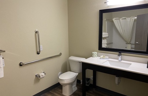 Forest City Hotel | Cobblestone Inn & Suites - Forest City