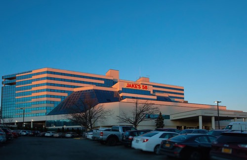 Islandia Hotel | Jake's 58 Hotel & Casino