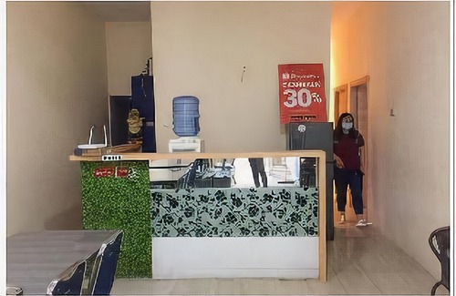 Makassar Hotel | RedDoorz Plus @ Losari Makassar
