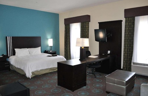 Pleasanton Hotel | Hampton Inn Pleasanton