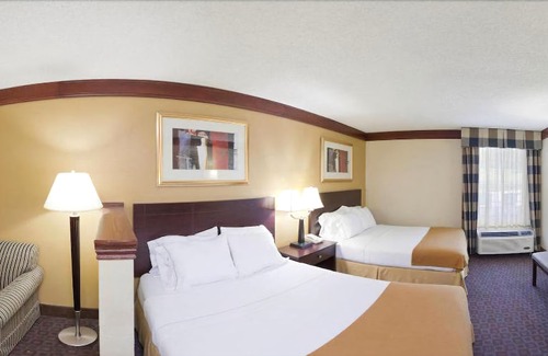 Tahlequah Hotel | Days Inn & Suites by Wyndham Tahlequah
