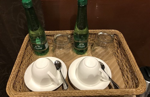 Damnoen Saduak Hotel | Reuan Vilawan