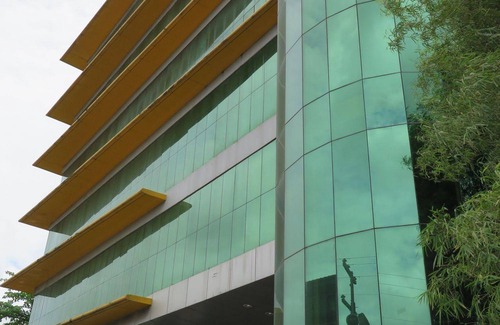 Poblacion District Hotel | OYO 826 Green Windows Dormitel