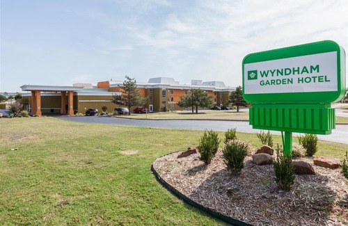 Central Oklahoma City Hotel | Holiday Inn Hotel & Suites Oklahoma City North, an Ihg Hotel