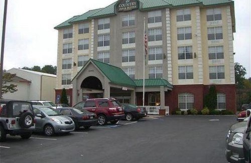 Northlake Hotel | Days Inn & Suites by Wyndham Tucker/Northlake