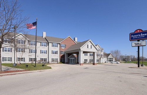Fulton Hotel | AmericInn by Wyndham Fulton Clinton