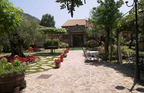 Sant'Elia Fiumerapido Hotel | Villa des Reves Room for 3 in The Green Near Montecassino