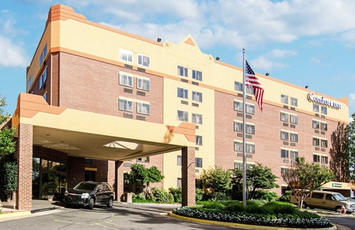 Fairfax Hotel | Comfort Inn University Center