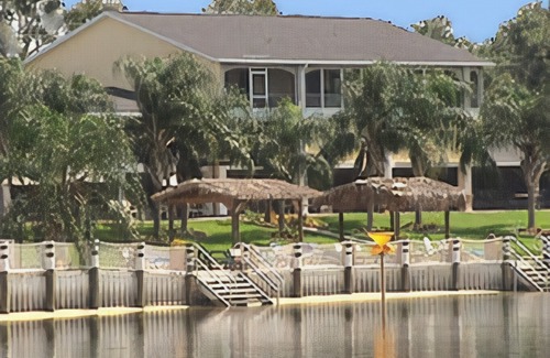 Cypress Gardens Hotel | Lake Roy Beach Inn - Winter Haven