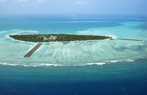 Meerufenfushi Hotel | Meeru Island Resort & Spa