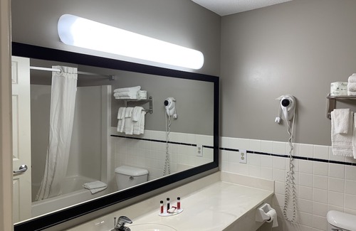 Baldwin Hotel | Baymont by Wyndham Baldwin