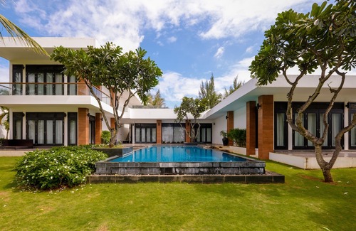 Long Hai Hotel | Saint Simeon Resort and Spa