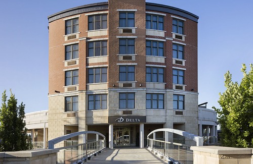 Guelph Hotel | Delta Hotels by Marriott Guelph Conference Centre