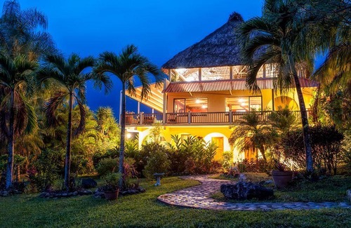Good Living Camp Hotel | Sleeping Giant Rainforest Lodge