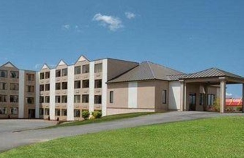 Waterville Hotel | Holiday Inn Express & Suites Waterville - North, an Ihg Hotel