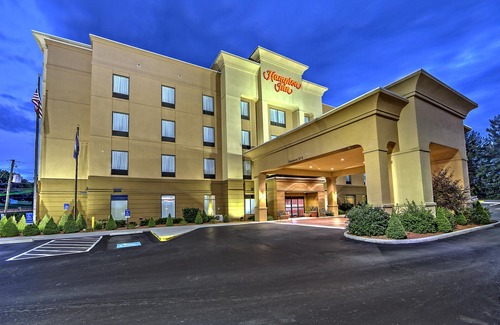 Galax Hotel | Hampton Inn Galax
