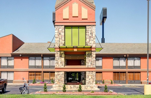 Fort Smith Hotel | Quality Inn Fort Smith I-540