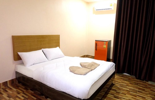 Ban Pong Hotel | Banpong Center Place