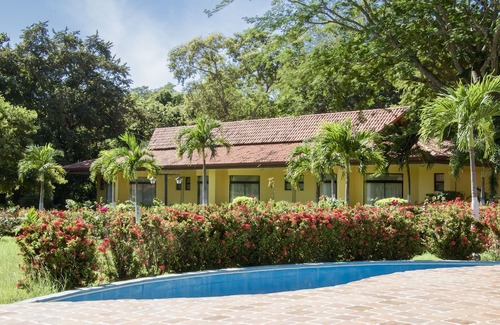 Panama Beach Hotel | Papagayo Golden Palms Beachfront Hotel