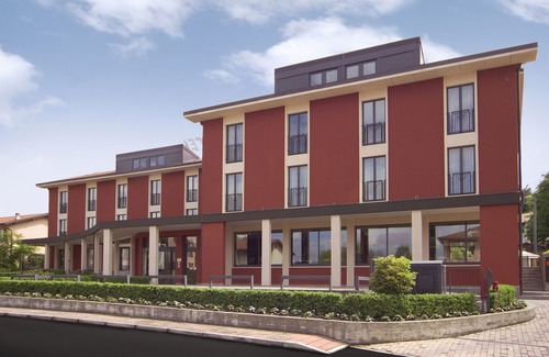 Barzano Hotel | Red's Redaelli Hotel
