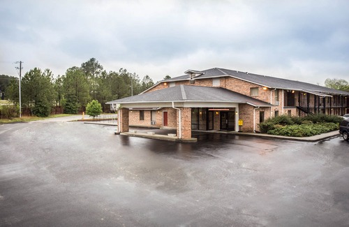 Lugoff Hotel | Econo Lodge Inn & Suites