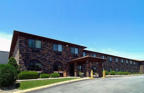 Cedar Rapids Hotel | Quality Inn at Collins Road - Cedar Rapids