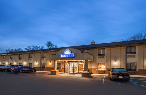 Iselin Hotel | Days Inn by Wyndham Iselin / Woodbridge
