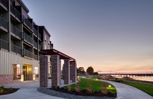 Astoria Hotel | Hampton Inn & Suites Astoria