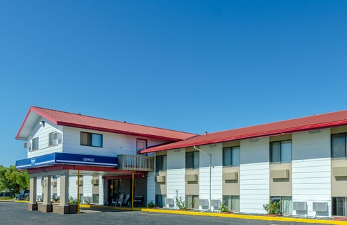 Mitchell Hotel | Rodeway Inn