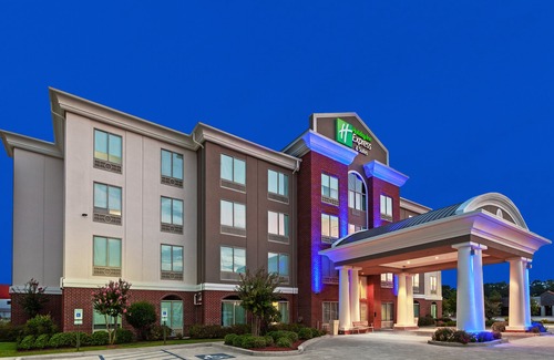 Springlake Hotel | Holiday Inn Express Hotel and Suites Shreveport South Park Plaza, an IHG Hotel