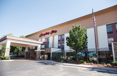 Edmond Hotel | Hampton Inn Edmond