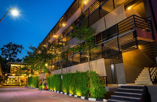 Khlong Kluea Hotel | Botanic Service Room @ Impact Muangthongthani