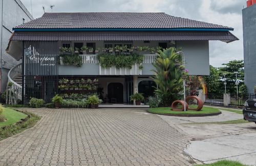 Banjarbaru Hotel | RedDoorz Syariah Plus @ Banjarbaru