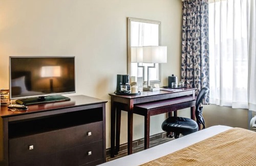 New Cumberland Hotel | Mountaineer Casino, Racetrack & Resort