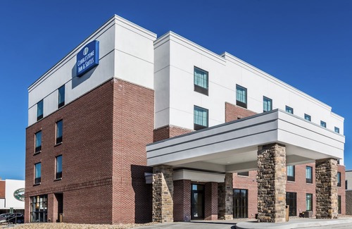 Waverly Hotel | Cobblestone Inn & Suites - Waverly