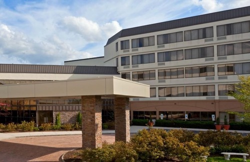 Fairfield Hotel | Doubletree by Hilton Fairfield Hotel & Suites